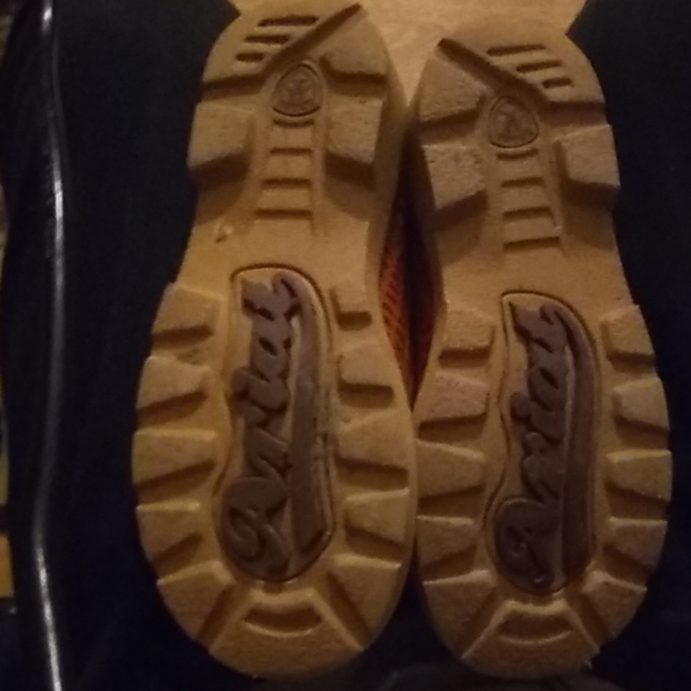 Boots - Picture 3 of 4